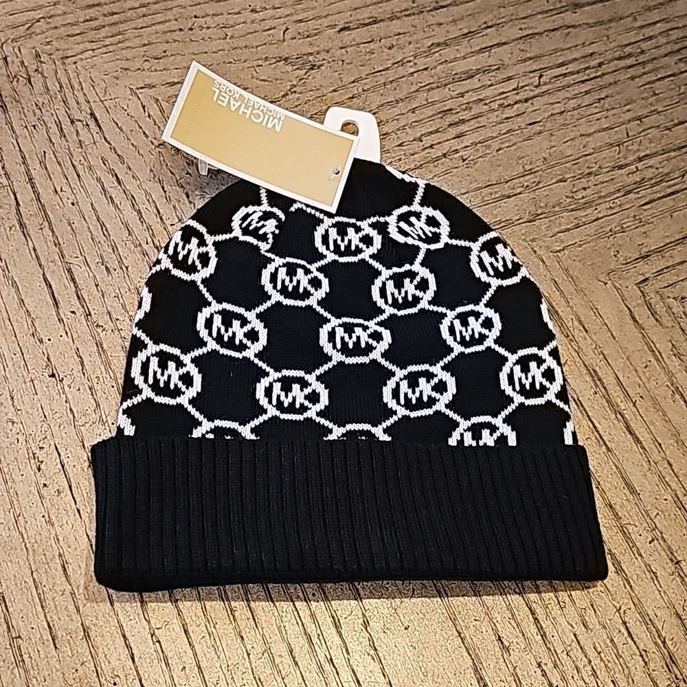 Michael Kors black and white beanie NWT
